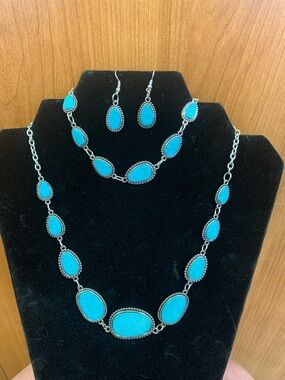 paparazzi Turquoise Oval Teardrop Necklace, Bracelet, & Earring Set